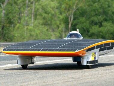 World Solar Challenge gets underway with 42 solar cars running over a 3000 km race