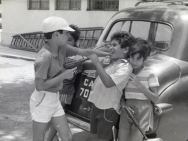 Sooni Taraporevala captures Mumbai's intimate, characteristic visuals in 'Home In The City' Sooni Taraporevala captures Mumbai's intimate, characteristic visuals in 'Home In The City'