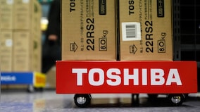 Toshiba has no immediate plans to sell its 40.2 percent stake in its memory chip unit: Report