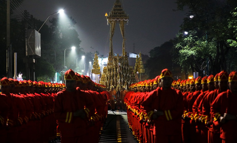 Thailand's late King Bhumibol Adulyadej to be cremated at 8 pm in Bangkok; James Mattis, Prince Andrew to attend Thailand's late King Bhumibol Adulyadej to be cremated at 8 pm in Bangkok; James Mattis, Prince Andrew to attend