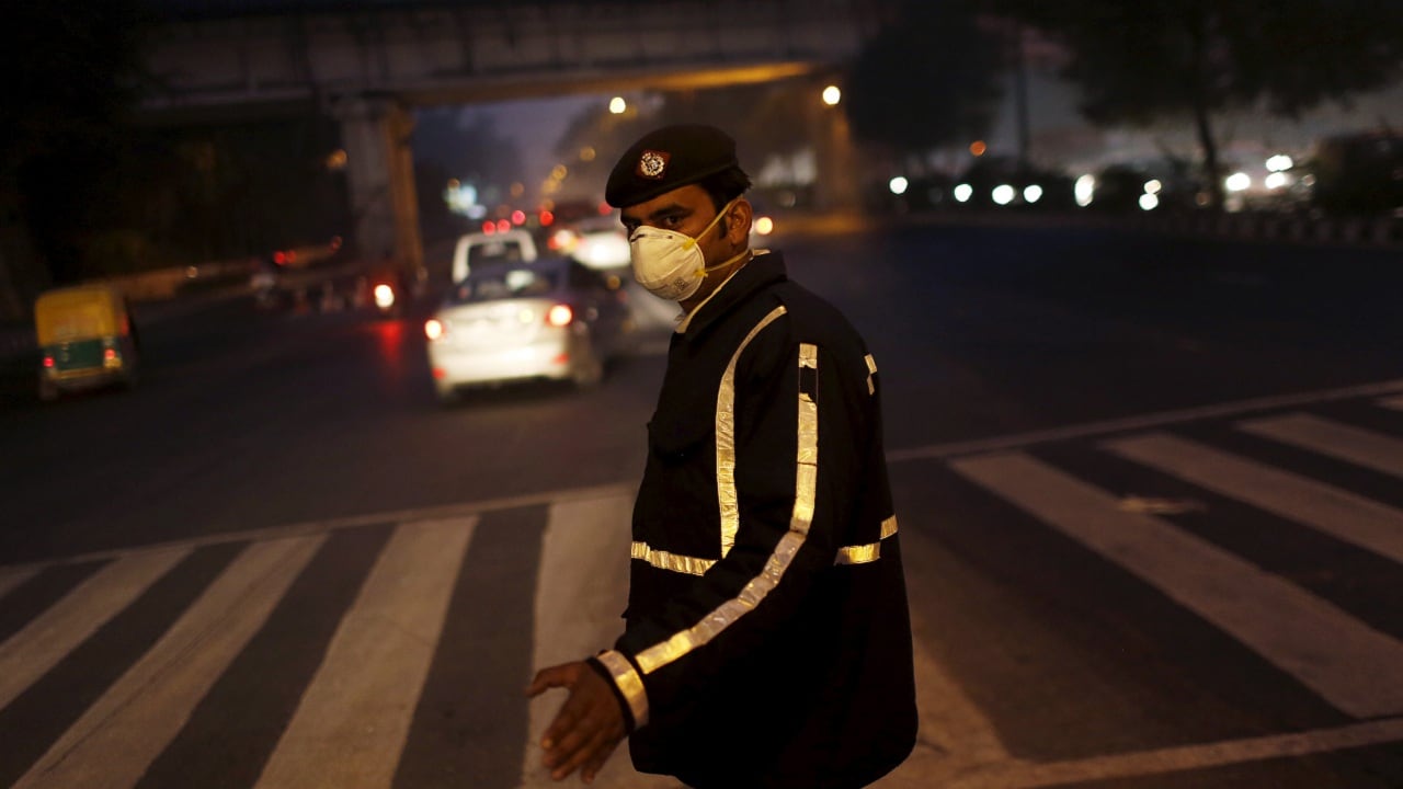  India faces two health emergencies simultaneously — COVID-19 pandemic and air pollution