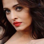 Aishwarya Rai Bachchan gets hounded by paparazzi at charity event in honour of her late father