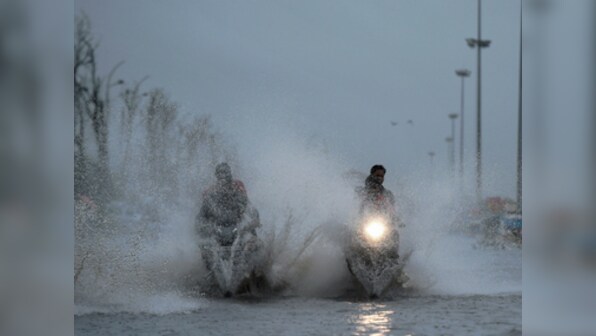 Death toll rises to 8 as rains pound Chennai, neighbouring Tamil Nadu districts; Palaniswamy says govt working on 'war-footing'