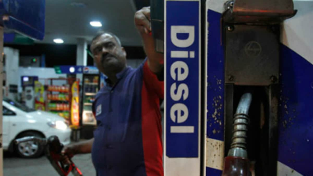 Delhi govt reduces VAT on diesel from 30% to 16.75%; fuel to now sell at Rs 73.64