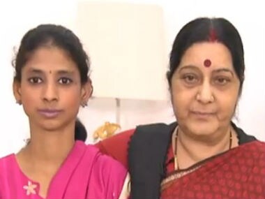 Geeta with External Affairs Minister Sushma Swaraj on Sunday. Twitter @DDNewsLive