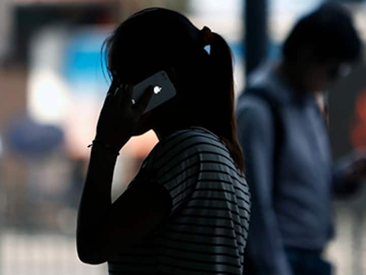 India projected to have 530 million smartphone users in 2018: Study