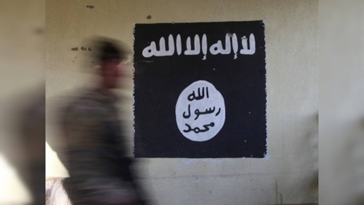 Jihadis sharing selfies of a man brandishing Islamic State logo on the ...