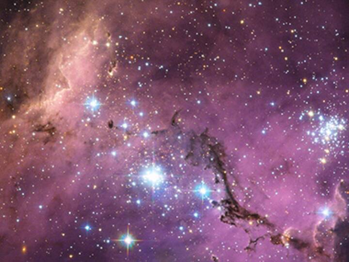 Researchers detect unaccounted for matter in the universe in the form of hot gas linking galaxies