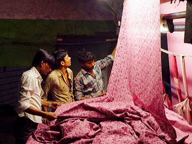 Machines movie review: Rahul Jain's documentary offers sharp comment on inequality, dehumanisation Machines movie review: Rahul Jain's documentary offers sharp comment on inequality, dehumanisation