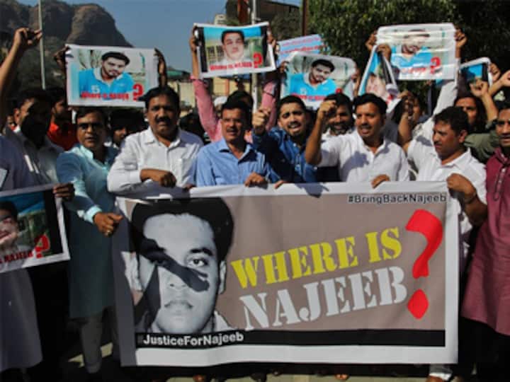 Najeeb Ahmed case: Family and friends of missing JNU scholar spend night outside CBI HQ Najeeb Ahmed case: Family and friends of missing JNU scholar spend night outside CBI HQ