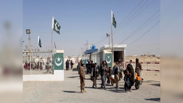 Pakistan fences border with Afghanistan to prevent militants from crossing over