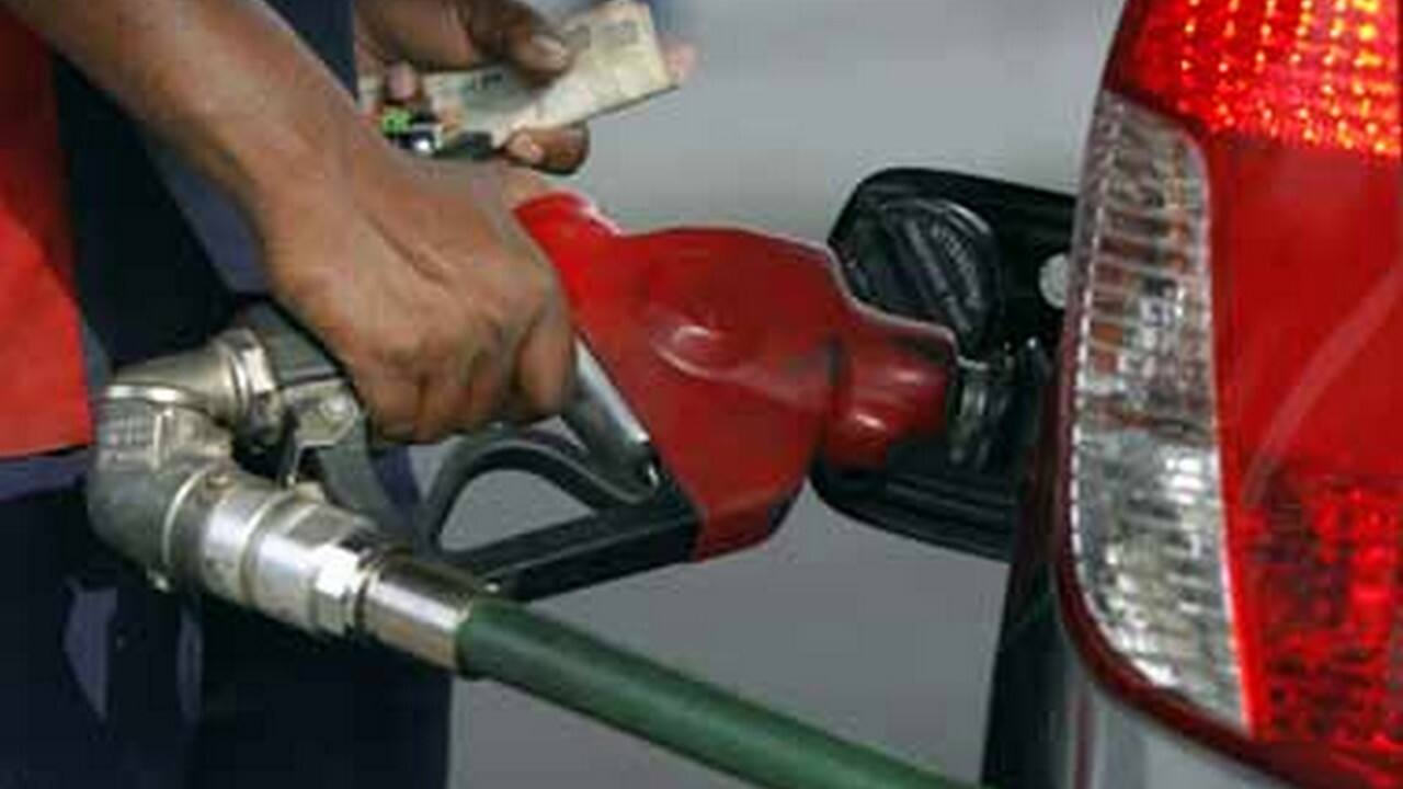 Petrol pump dealers call off Friday's strike after oil companies warn