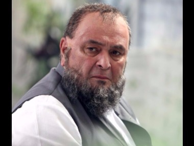 Rishi Kapoor unveils his Mulq look on Twitter; teases set photos from 102 Not Out Rishi Kapoor unveils his Mulq look on Twitter; teases set photos from 102 Not Out