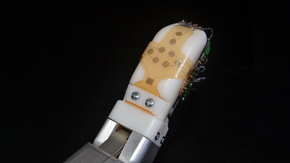 UW researchers develop flexible shear force and vibration sensor for use in robots and prosthetics