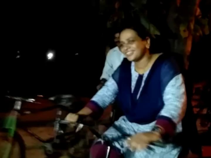 BHU chief proctor Royona Singh patrols campus on bicycle, constitutes quick response team to boost security