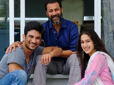 Sara Ali Khan wraps up Kedarnath shoot; SRK condoles Kundan Shah's passing: Social Media Stalkers' Guide Sara Ali Khan wraps up Kedarnath shoot; SRK condoles Kundan Shah's passing: Social Media Stalkers' Guide