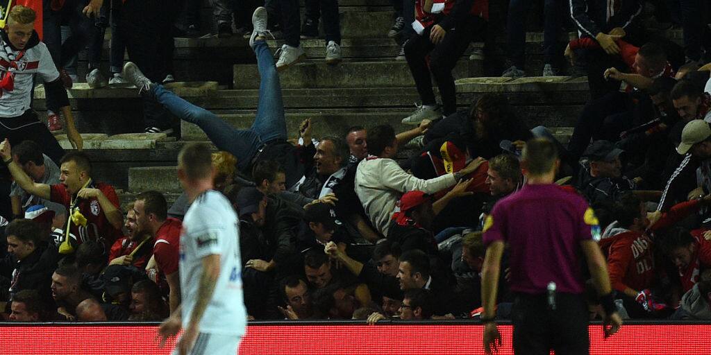 Ligue 1 29 hurt as stadium barrier collapses during match between