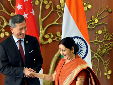 Sushma Swaraj holds talks with Singaporean counterpart Vivian Balakrishnan to boost defence, trade ties Sushma Swaraj holds talks with Singaporean counterpart Vivian Balakrishnan to boost defence, trade ties