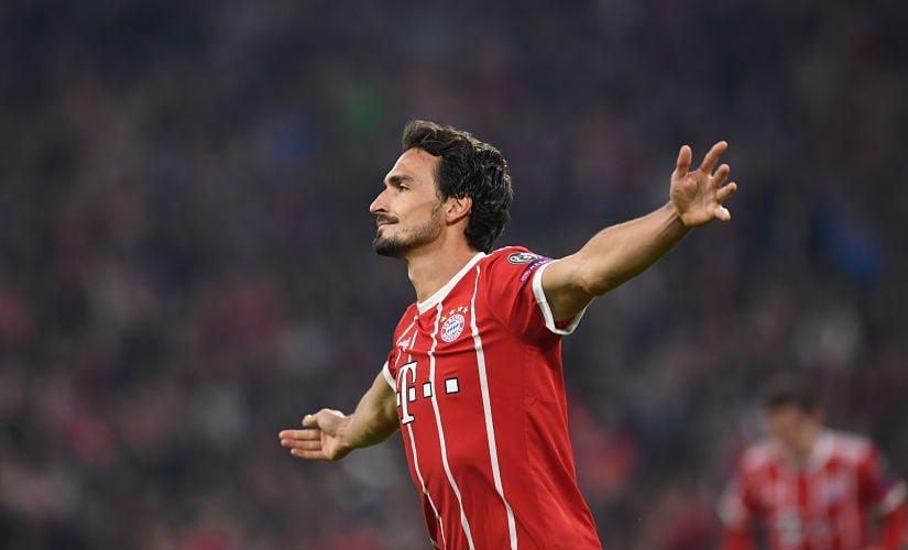 Bayern Munich's German defender Mats Hummels celebrates scoring during the Champions League group B match between FC Bayern Munich and Celtic Glasgow in Munich, southern Germany, on October 18, 2017. / AFP PHOTO / Christof STACHE