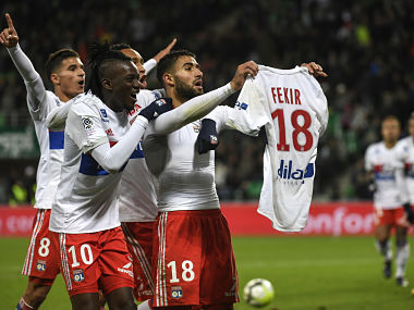 Ligue 1: Saint-Etienne vs Lyon match halted for 30 minutes after Nabil Fekir's controversial celebration Ligue 1: Saint-Etienne vs Lyon match halted for 30 minutes after Nabil Fekir's controversial celebration