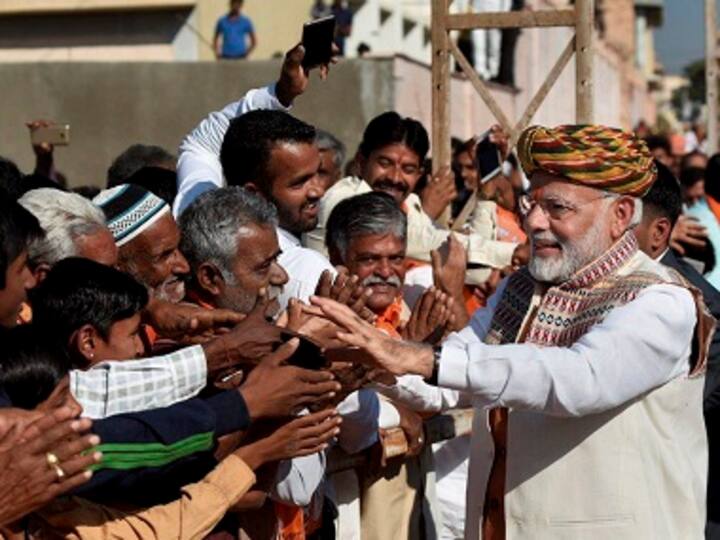 Narendra Modi and the magic of 'tea-seller' tag: BJP must thank Congress for its ill-advised attack Narendra Modi and the magic of 'tea-seller' tag: BJP must thank Congress for its ill-advised attack