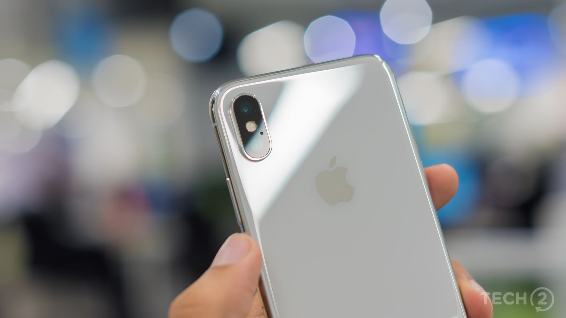 The rear side has a dual 12 MP camera module arranged in a vertical alignment. Image: Rehan Hooda/tech2