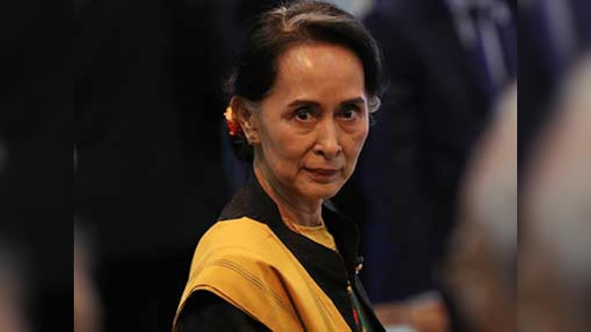 Myanmar leader Aung San Suu Kyi leaves amid fanfare to defend country in Rohingya genocide hearing at The Hague