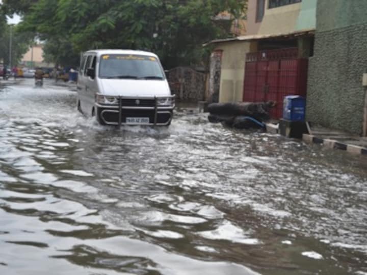 Five die as heavy rains batter Chennai and neighbouring districts in Tamil Nadu for second consecutive day