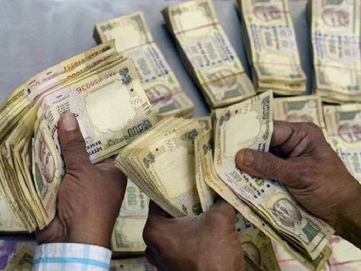 Banks received alarming amount of fake currency post demonetisation; detected 480% jump in suspicious transactions