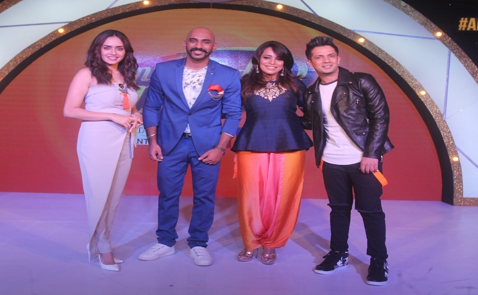 The season marks the debut of acclaimed dancer-choreographer Mini Pradhan as judge alongside Marzi Pestonji and Mudassar Khan who have been a part of Dance India Dance across previous seasons The season marks the debut of acclaimed dancer-choreographer Mini Pradhan as judge alongside Marzi Pestonji and Mudassar Khan who have been a part of Dance India Dance across previous seasons