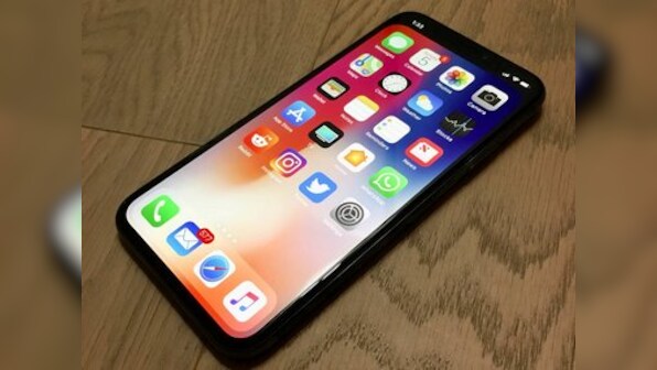 Tired of looking at your Apple iPhone X notch? Here's a solution to get rid of it, temporarily