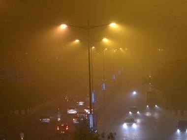 Delhi smog: Trucks, heavy vehicles banned from entering state till Sunday as authorities look to curb pollution Delhi smog: Trucks, heavy vehicles banned from entering state till Sunday as authorities look to curb pollution