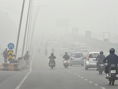 Delhi's air quality turns 'very poor' again: AAP govt issues health advisory, urge people to stop smoking Delhi's air quality turns 'very poor' again: AAP govt issues health advisory, urge people to stop smoking