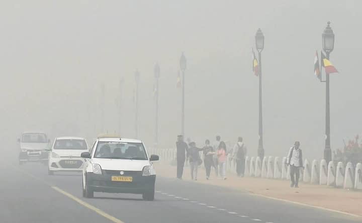 As smog cover in Delhi continues to reduce visibility, govt announces schools to be shut till Sunday As smog cover in Delhi continues to reduce visibility, govt announces schools to be shut till Sunday