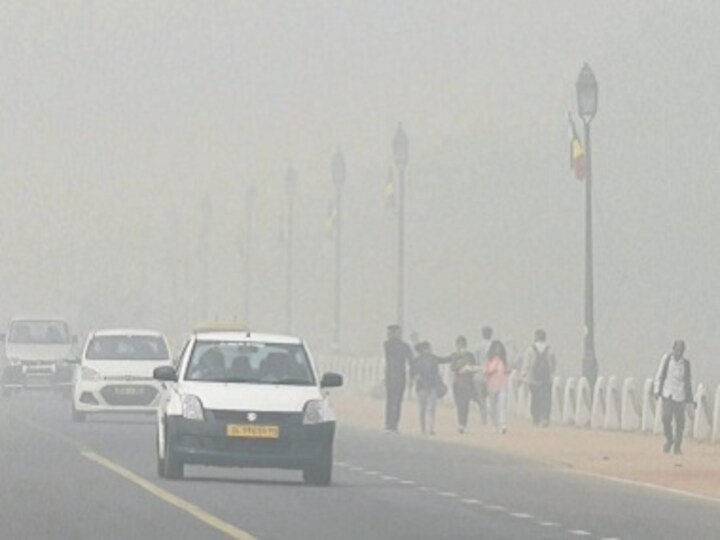 Delhi's air quality worsens with fall in temperature; authorities warn of increasing pollution level in next two days