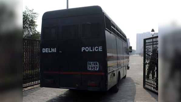 Encounter breaks out in Delhi's Connaught Place; three chain-snatchers arrested, one flees spot