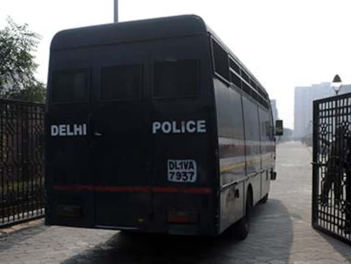 Drunk man drives car over people sleeping on footpath in Delhi's Rajouri garden, kills two, injures two others