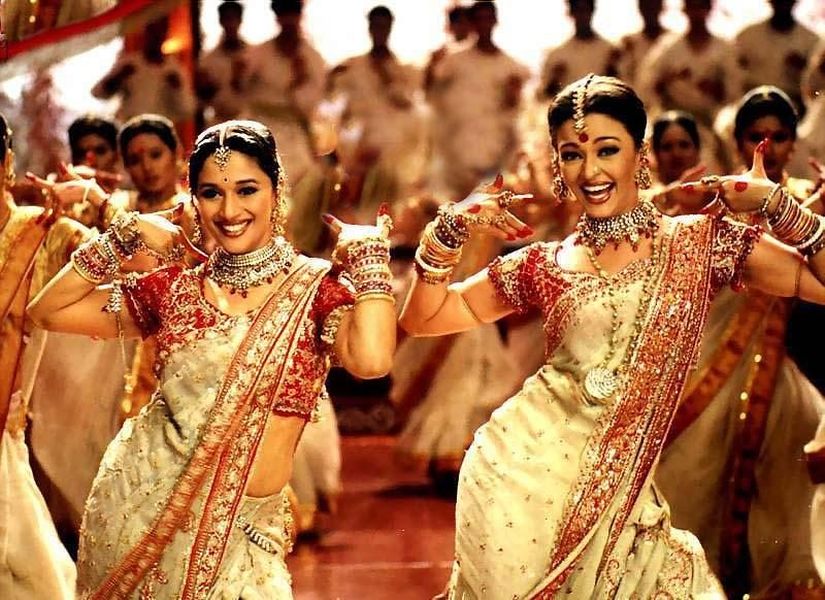 Madhuru Dixit and Aishwarya Rai in Devdas. Twitter/@Palunquita