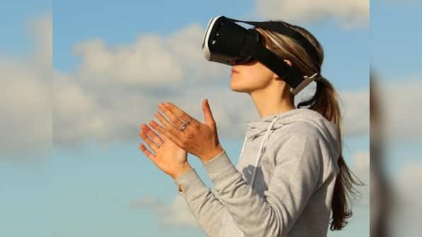 Playing a VR game while drawing blood may significantly reduce perception of pain