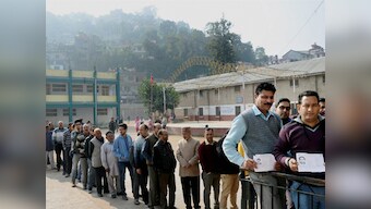 Himachal Pradesh polls 2017: Record turnout leaves Congress, BJP pondering; Virbhadra, Dhumal put up brave face