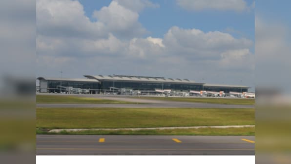 London City Airport closed after unexploded World War II-era bomb discovered in River Thames