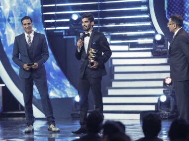 Kidambi Srikanth wins the Sportsman of the Year award at the inaugural edition of Indian Sports Honours. Twitter: @srikidambi