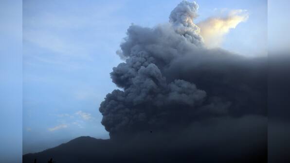 Mount Agung: Bali raises alert to 'highest level' as fears of volcano eruption forces 25,000 people to evacuate