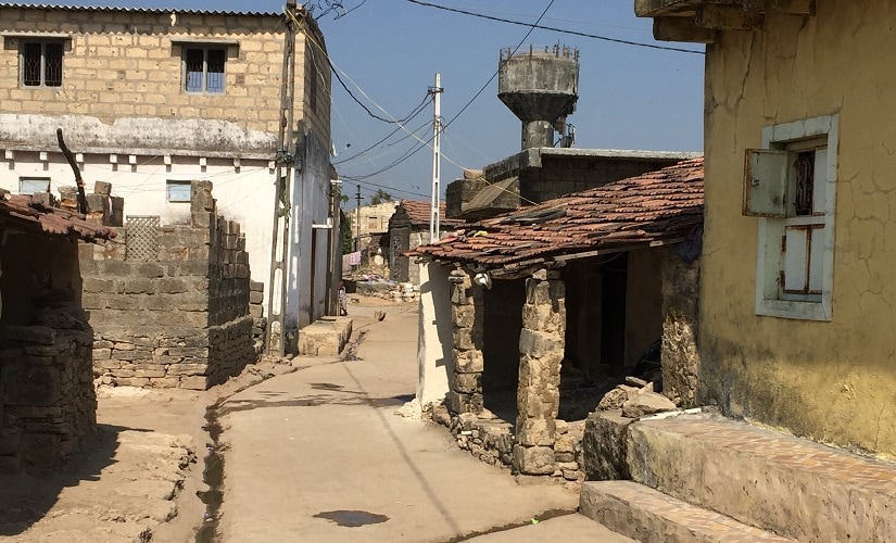 The old mud houses of the village reflect the backwardness of the Siddi community. Image procured by the author.