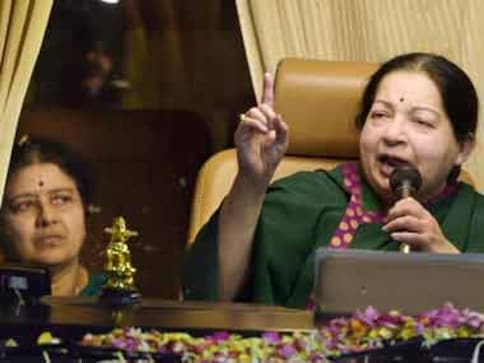 Jayalalithaa's kin blames VK Sasikala's family for I-T raids at her residence, accuses them of hatching conspiracy Jayalalithaa's kin blames VK Sasikala's family for I-T raids at her residence, accuses them of hatching conspiracy