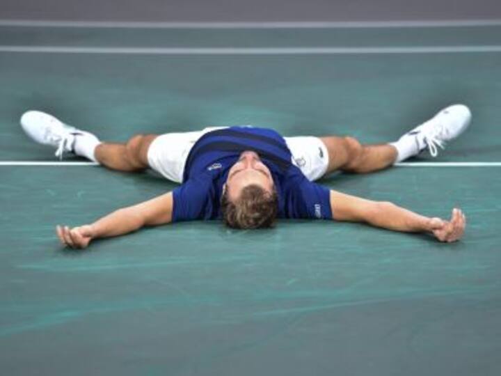 Paris Masters: Julien Benneteau upsets Marin Cilic to continue dream run; Jack Sock enters semi-finals
