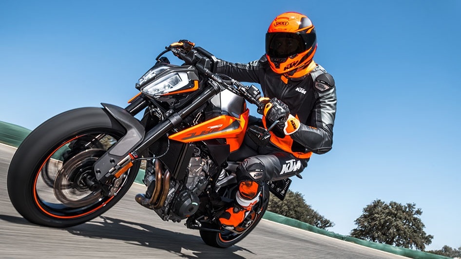 2018 KTM 790 Duke with its new 799cc engine. 2018 KTM 790 Duke with its new 799cc engine.