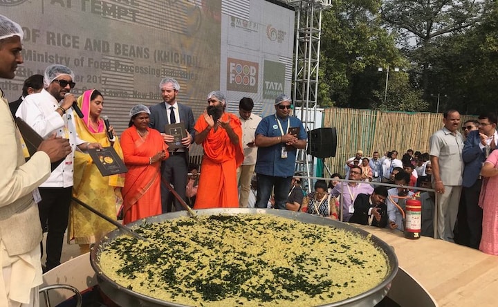 India sets Guinness World Record with 918 kgs of khichdi
