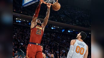NBA: LeBron James leads Cavaliers to victory over Knicks; Stephen Curry-less Warriors beat Orlando Magic