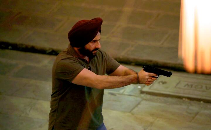 Saif Ali Khan shoots for Netflix's Sacred Games in a Mumbai chawl Saif Ali Khan shoots for Netflix's Sacred Games in a Mumbai chawl